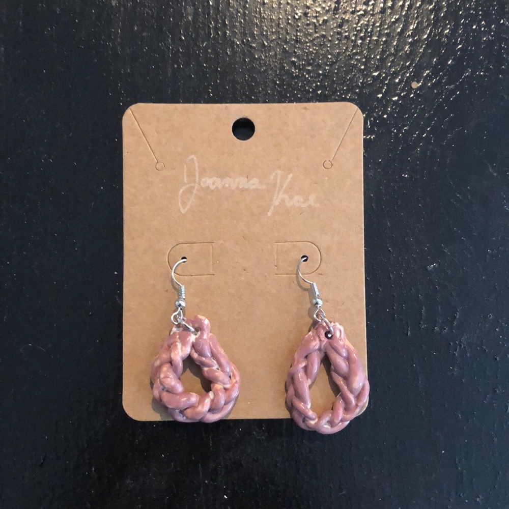 Mauve braided drop earrings